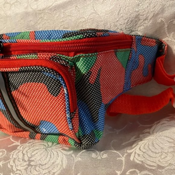 Colorful Sport printed canvas fanny pack.  NWOT - Picture 10 of 10